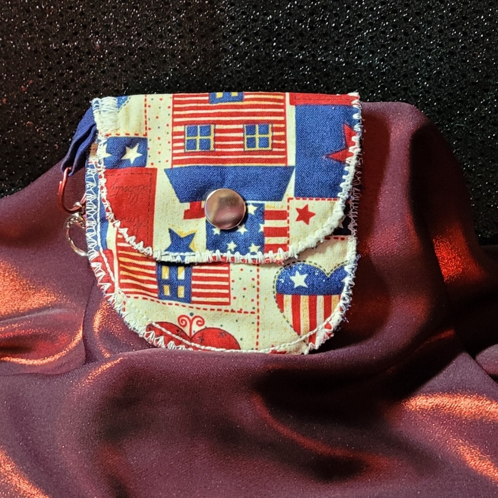 Americana snapz pouch